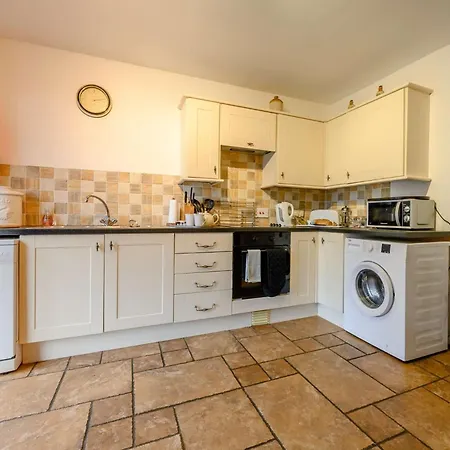 1 Bed In Gamblesby 90417 Holiday home