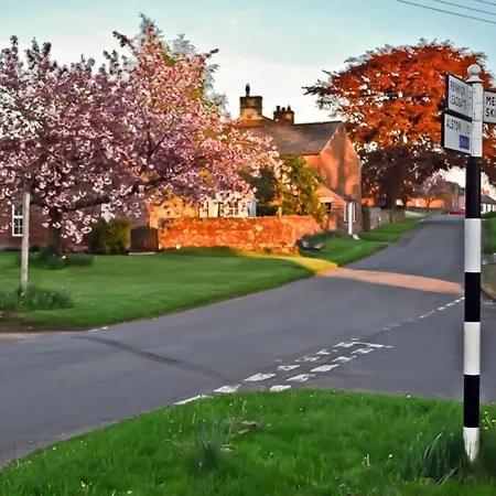 1 Bed In Gamblesby 90417 Prázdninový dům *